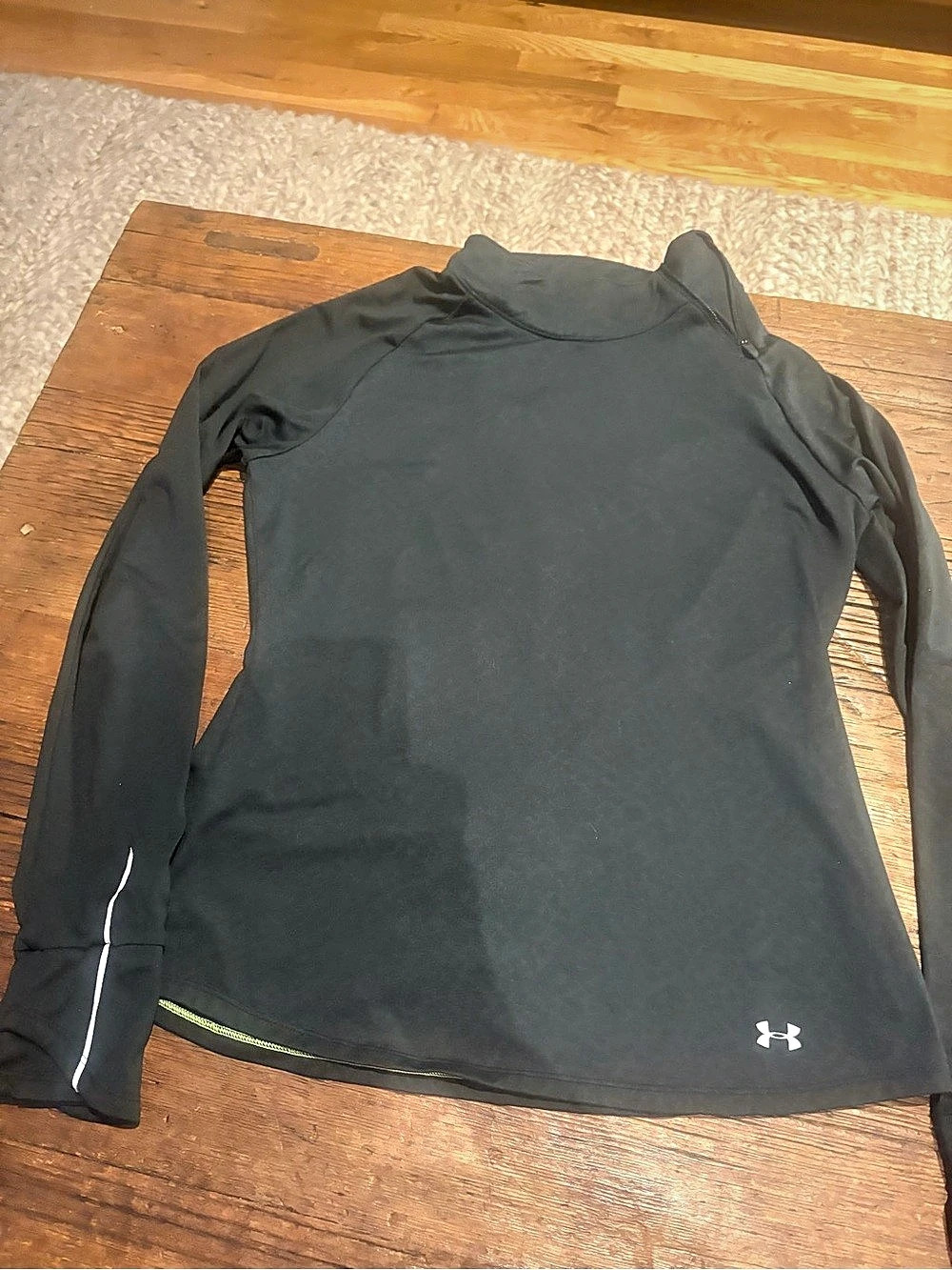 Under Armour Women's Black Long Sleeve Athletic Top Size Large